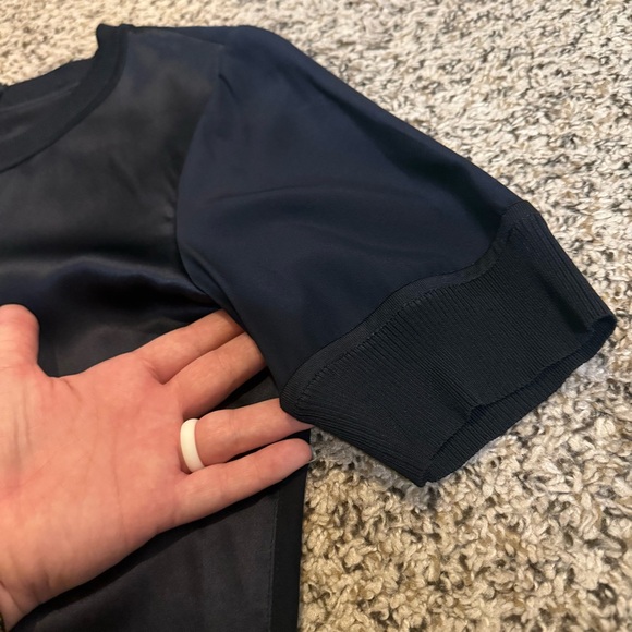 Lafayette 148 New York 100% Silk Blouse Black Back Zipper Closure Womens Small - Picture 7 of 9